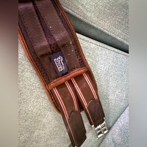 Like new Shires Airflow Girth